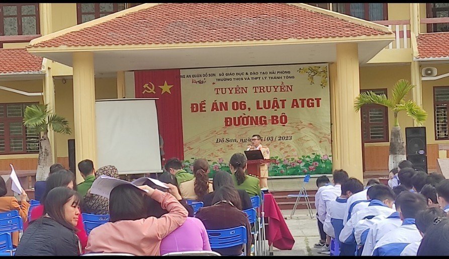 Công an quận Đồ Sơn: Tuyên truyền về Đề án 06 và Luật giao thông đường bộ tại Trường THCS và THPT Lý Thánh Tông - Đồ Sơn